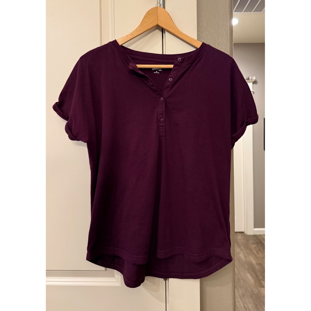 Women's Duluth Trading Co. Short Sleeve Casual Maroon/Plum Medium Henley T-Shirt - Picture 6 of 6